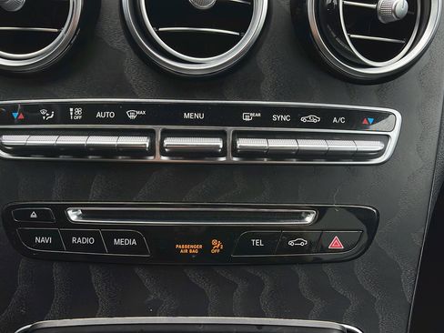 Used 2018 Mercedes-Benz GLC 300 300 image 30