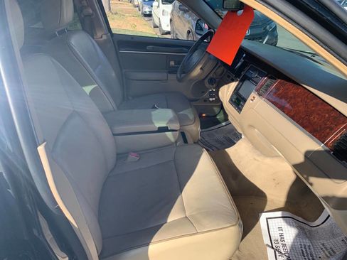 Used 2006 Lincoln Town Car Designer Series RWD image 11