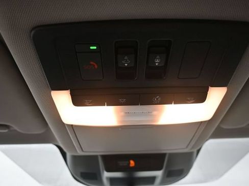 Used 2023 Nissan Rogue SL FWD image 12