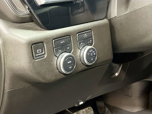 Used 2024 GMC Sierra 1500 Elevation AWD/4WD image 10