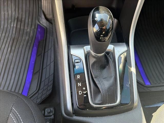 Used 2017 Hyundai Elantra GT FWD image 14
