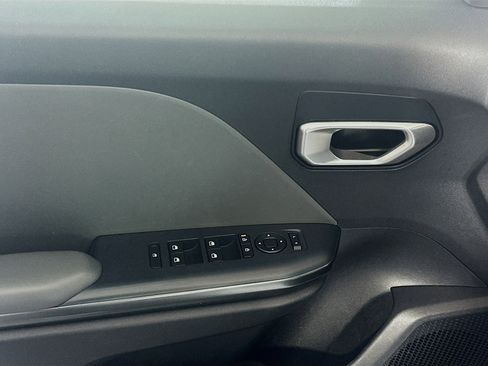 Used 2025 Kia K4 LXS image 15