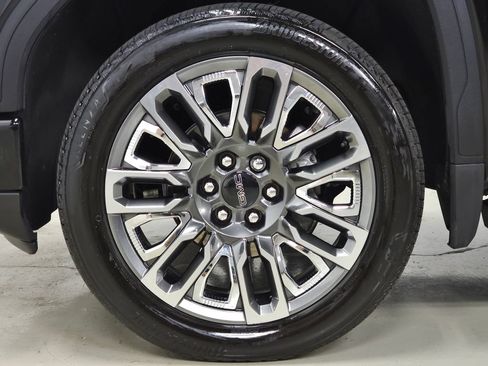Used 2024 GMC Sierra 1500 Denali Ultimate AWD/4WD image 13
