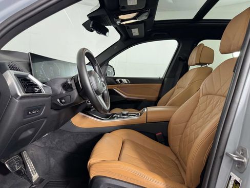 Used 2024 BMW X5 xDrive50e w/ M Sport Package AWD/4WD image 4