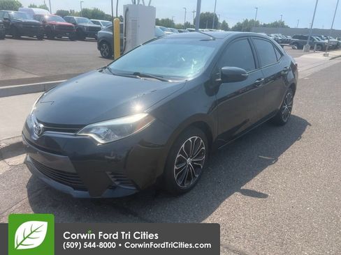 Used 2015 Toyota Corolla LE FWD image 1