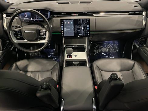 Used 2025 Land Rover Range Rover SE AWD/4WD image 16
