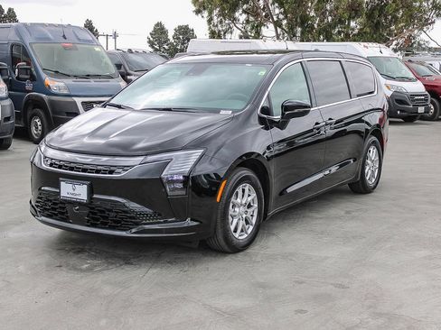 New 2027 Chrysler Pacifica Select FWD image 4