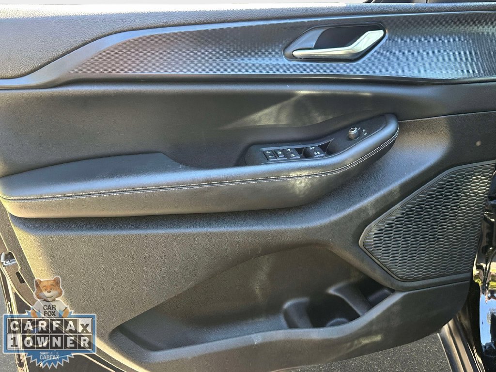 Used 2023 Jeep Grand Cherokee L Laredo w/ Luxury Tech Group I AWD/4WD image 17