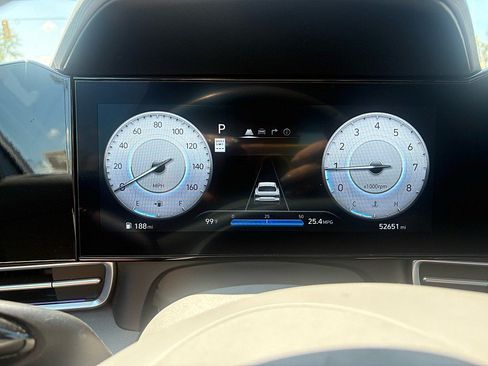 Used 2025 Hyundai Elantra SEL FWD image 13