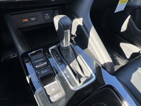 New 2025 Acura Integra image 19