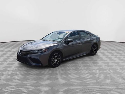 Used 2023 Toyota Camry SE FWD image 4