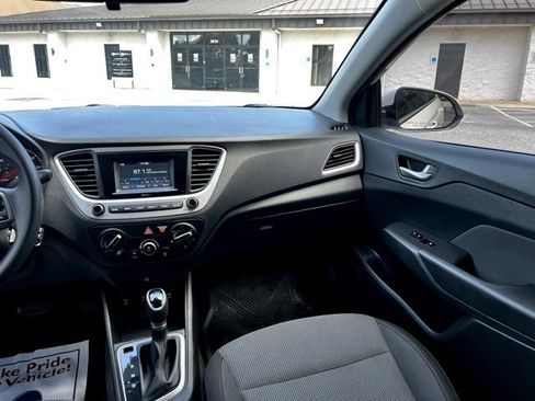 Used 2021 Hyundai Accent SE image 32