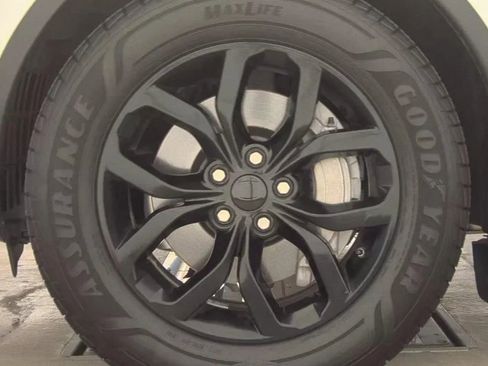 Used 2019 Land Rover Discovery SE AWD/4WD image 8