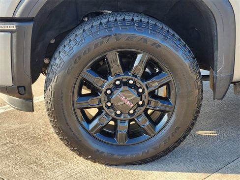 Used 2024 GMC Sierra 2500 AT4 w/ AT4 Premium Plus Package image 10