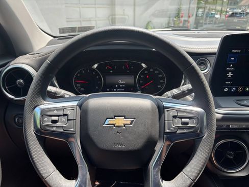 Used 2025 Chevrolet Blazer LT FWD image 30