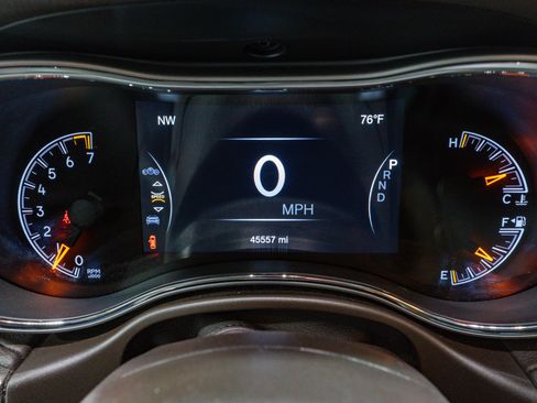 Used 2020 Jeep Grand Cherokee Overland image 24