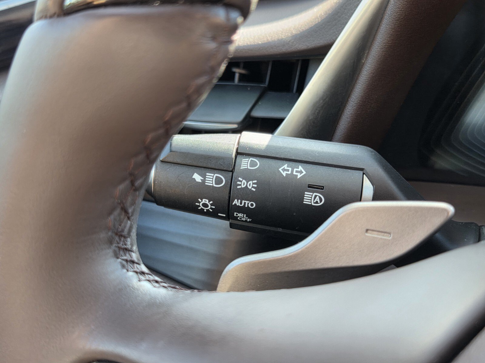 Used 2021 Lexus ES 350 w/ Ultra Luxury Package FWD image 29