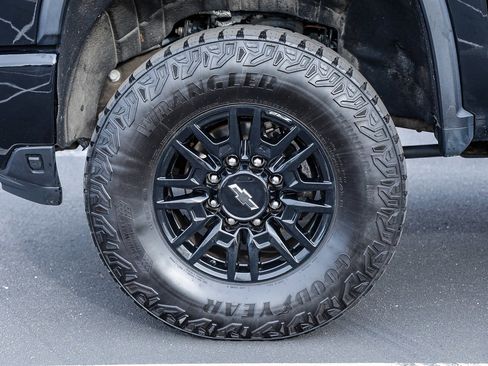 Used 2024 Chevrolet Silverado 2500 ZR2 w/ Snow Plow Prep/Camper Package image 9