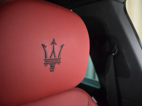 Certified 2022 Maserati Levante Modena AWD/4WD image 35
