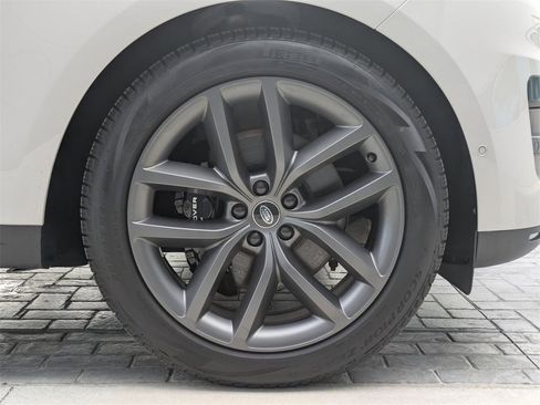 Used 2024 Land Rover Range Rover Sport SE image 11