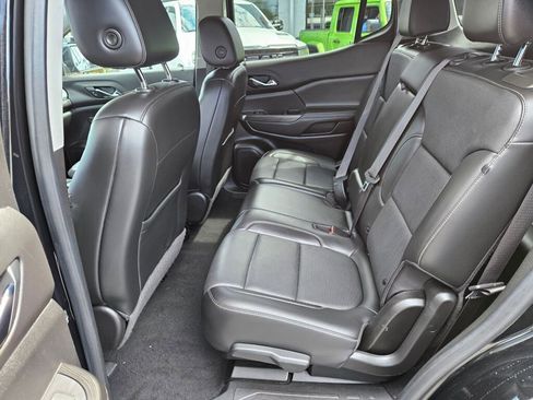 Used 2021 GMC Acadia SLT image 17