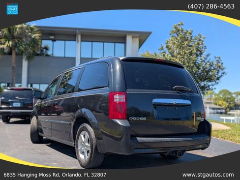 Used 2009 Dodge Grand Caravan SXT FWD image 3