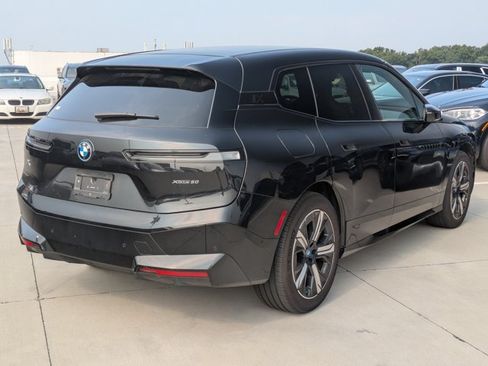 Used 2024 BMW iX xDrive50 w/ Sport Package AWD/4WD image 5