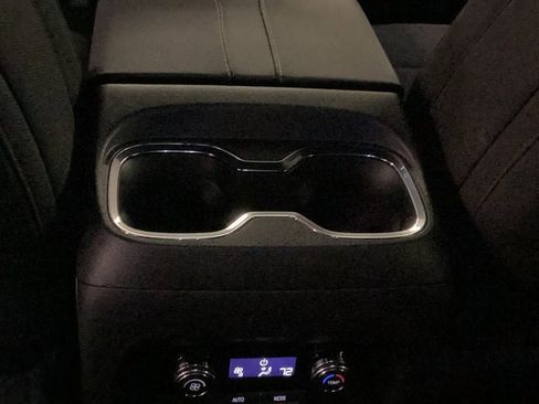 Used 2025 GMC Acadia Elevation image 11