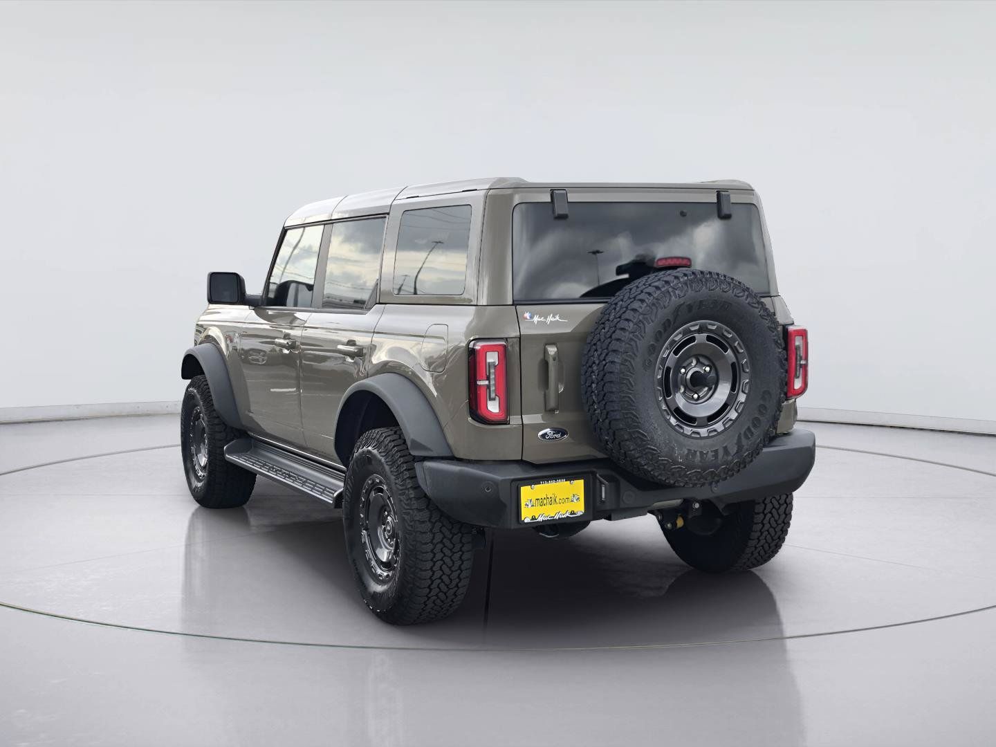 Used 2025 Ford Bronco Outer Banks w/ Sasquatch Package AWD/4WD image 8