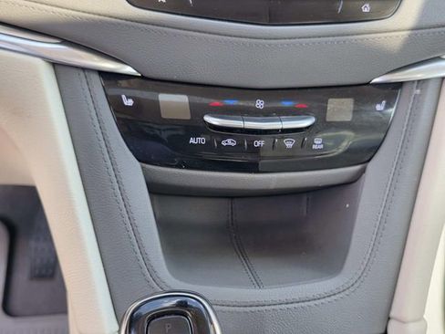 Used 2022 Cadillac XT5 Premium Luxury image 11