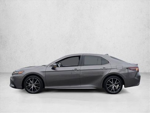 Used 2023 Toyota Camry SE image 9