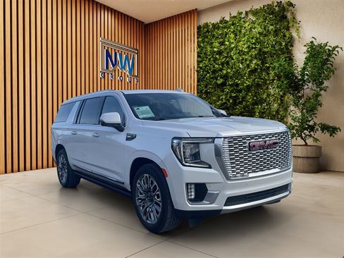 Used 2024 GMC Yukon XL Denali Ultimate AWD/4WD image 1