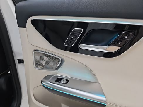 Used 2025 Mercedes-Benz C 300 C 300 image 28