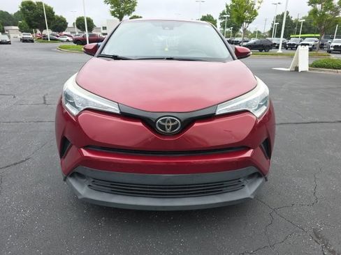 Used 2018 Toyota C-HR XLE FWD image 4