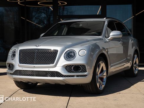 Used 2020 Bentley Bentayga Plug-In Hybrid image 7