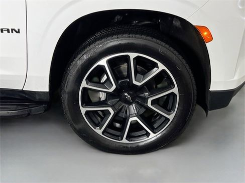 Used 2024 Chevrolet Suburban RST w/ Luxury Package image 41