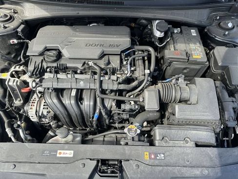 Used 2023 Hyundai Elantra SEL FWD image 19