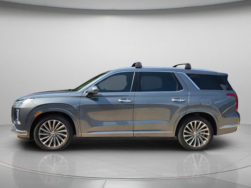 Used 2024 Hyundai Palisade Calligraphy FWD image 3