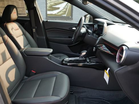 New 2026 Chevrolet Trax RS w/ Sunroof Package FWD image 9