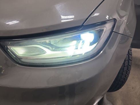 Used 2023 Chrysler Pacifica Touring-L FWD image 32