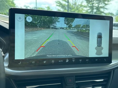 New 2025 Ford Escape SE image 31