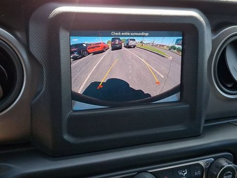 Certified 2022 Jeep Wrangler Unlimited Sport AWD/4WD image 17