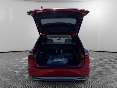 New 2025 Mitsubishi Outlander SE image 9