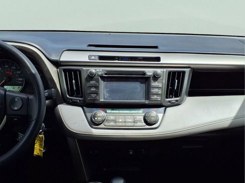 Used 2013 Toyota RAV4 XLE image 15