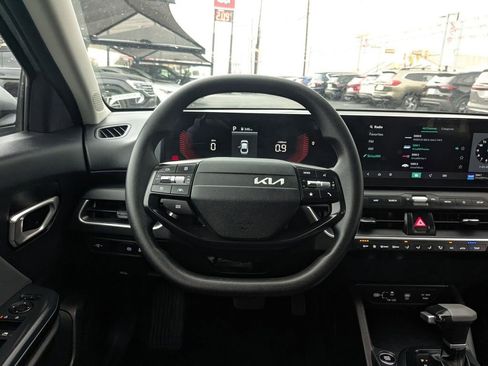 Used 2025 Kia K4 LXS image 16