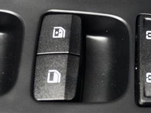 Used 2023 Hyundai Elantra SEL image 30