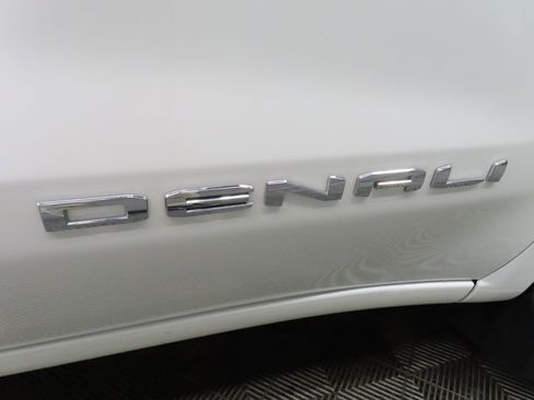 Used 2020 GMC Sierra 1500 Denali w/ Driver Alert Package II AWD/4WD image 51