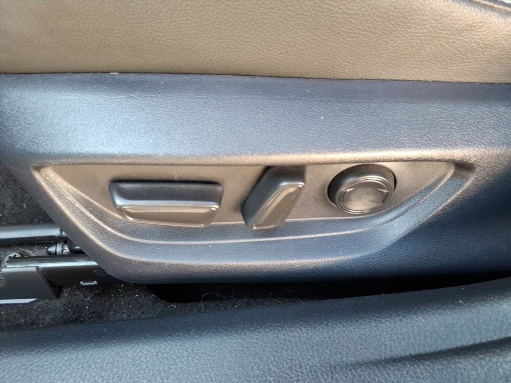 Used 2025 Toyota Camry SE FWD image 26