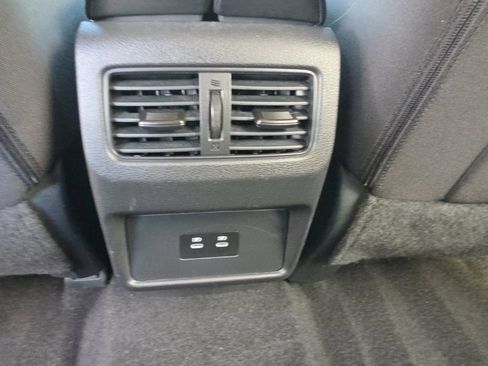 Certified 2025 Nissan Rogue SV FWD image 33