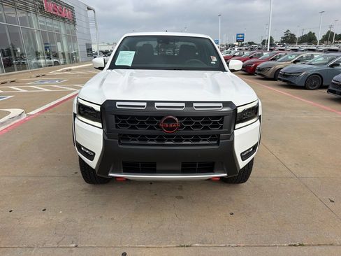 Used 2026 Nissan Frontier PRO-4X AWD/4WD image 8